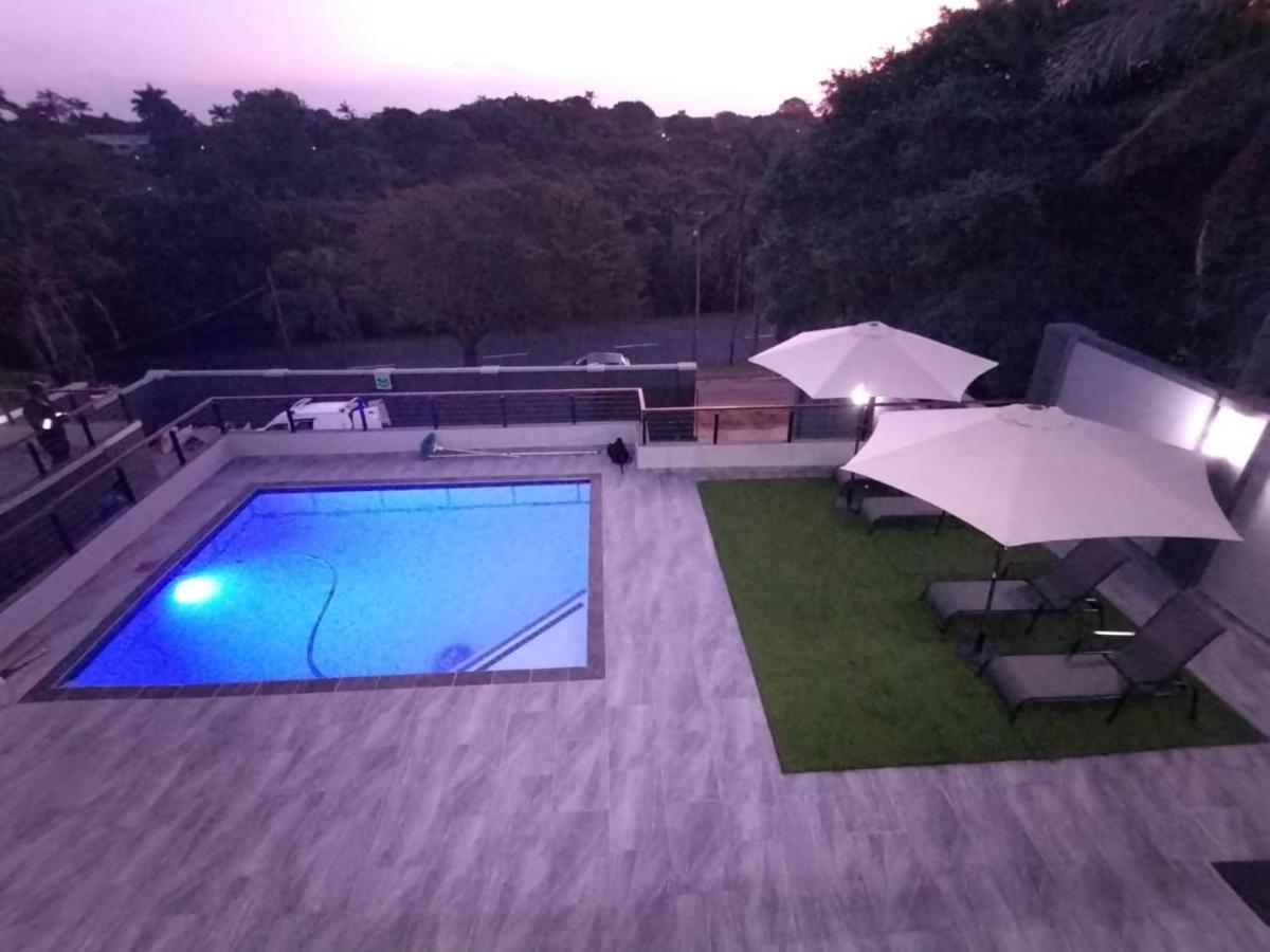 Casa De Luxe Hotell Ballito Exteriör bild